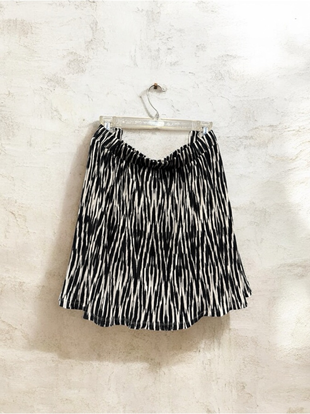 Serra Black and White Patterned Skater Skirt